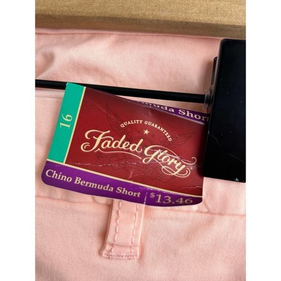 Faded Glory Womens Peach Chino Bermuda Shorts Size 16 Cuffed Casual Everyday - Picture 6 of 7